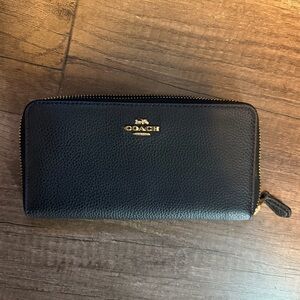 Coach Black Leather Zip Wallet